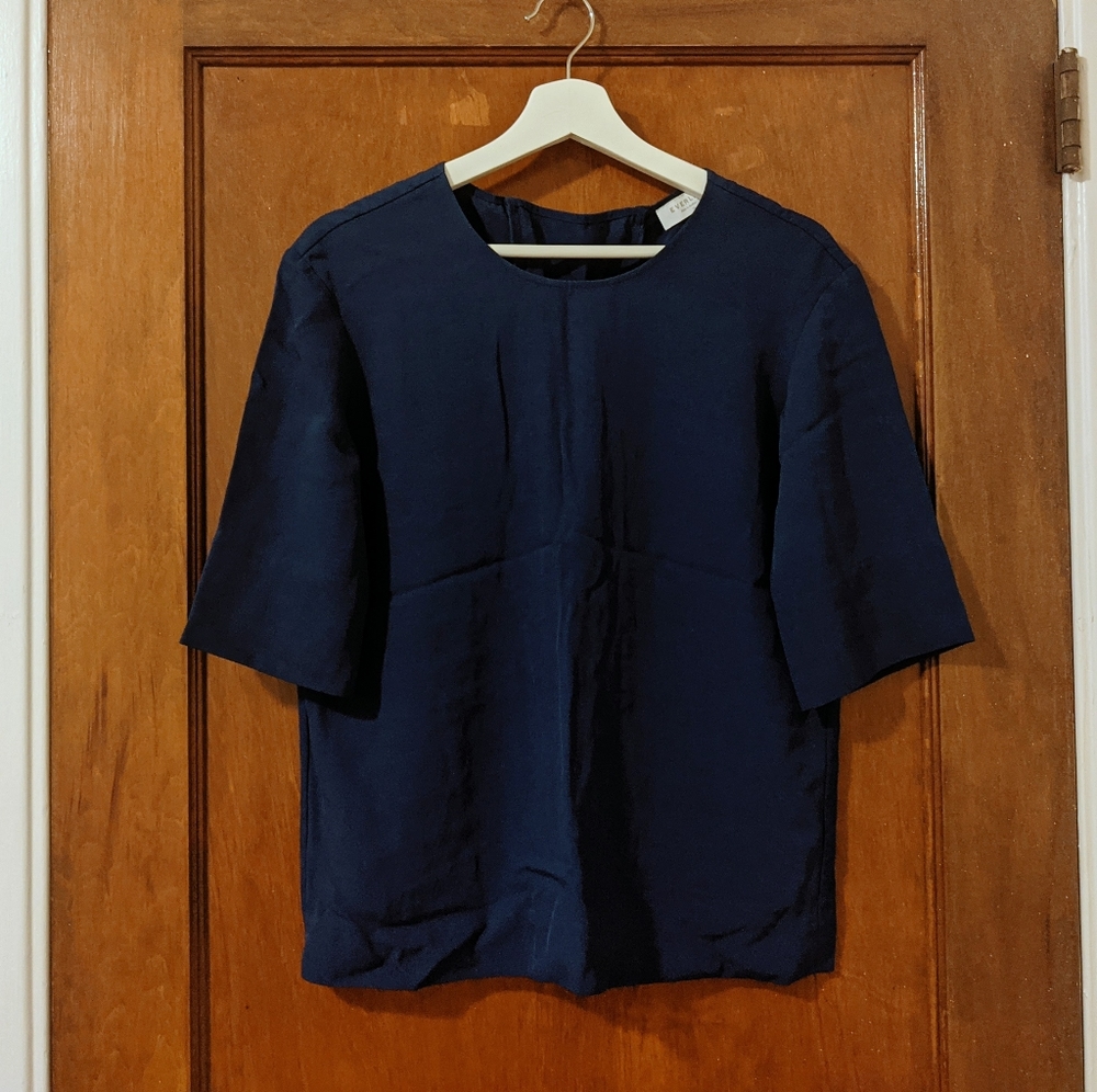 T-shirt with Zip on Back